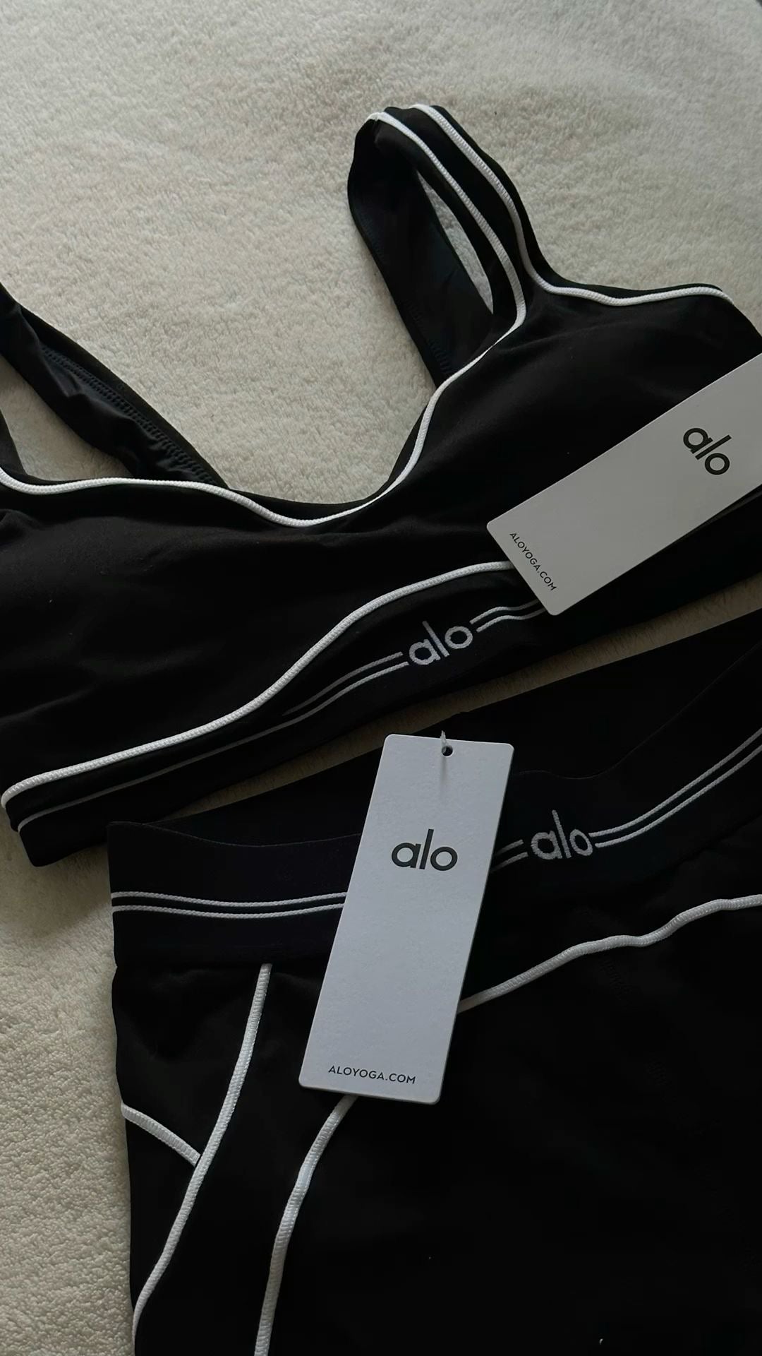 Midnight Sculpt Seamless Workout Set – Black Bra Top & High-Waist Leggings
